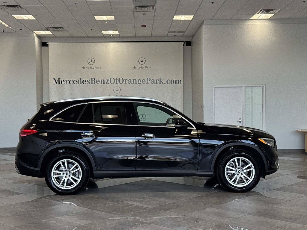 2025 Mercedes-Benz GLC 300 GLC 300