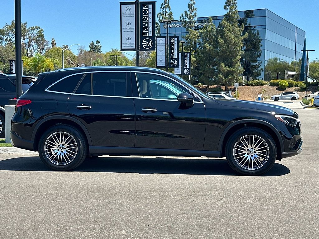 2026 Mercedes-Benz GLC 300 4MATIC