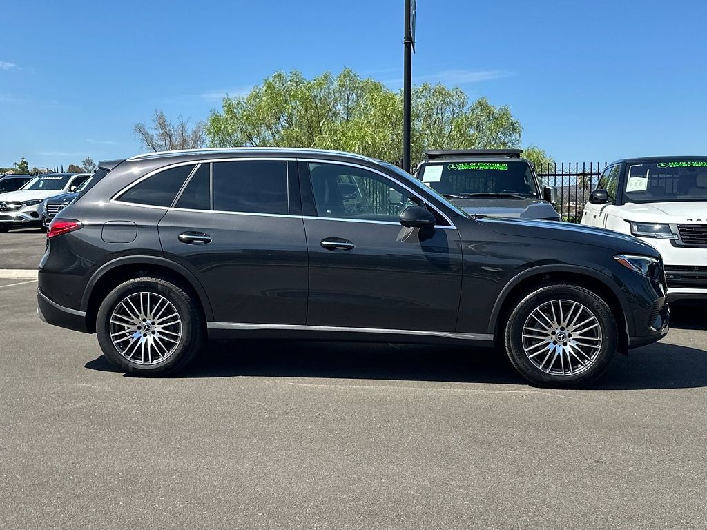 2026 Mercedes-Benz GLC 300 4MATIC