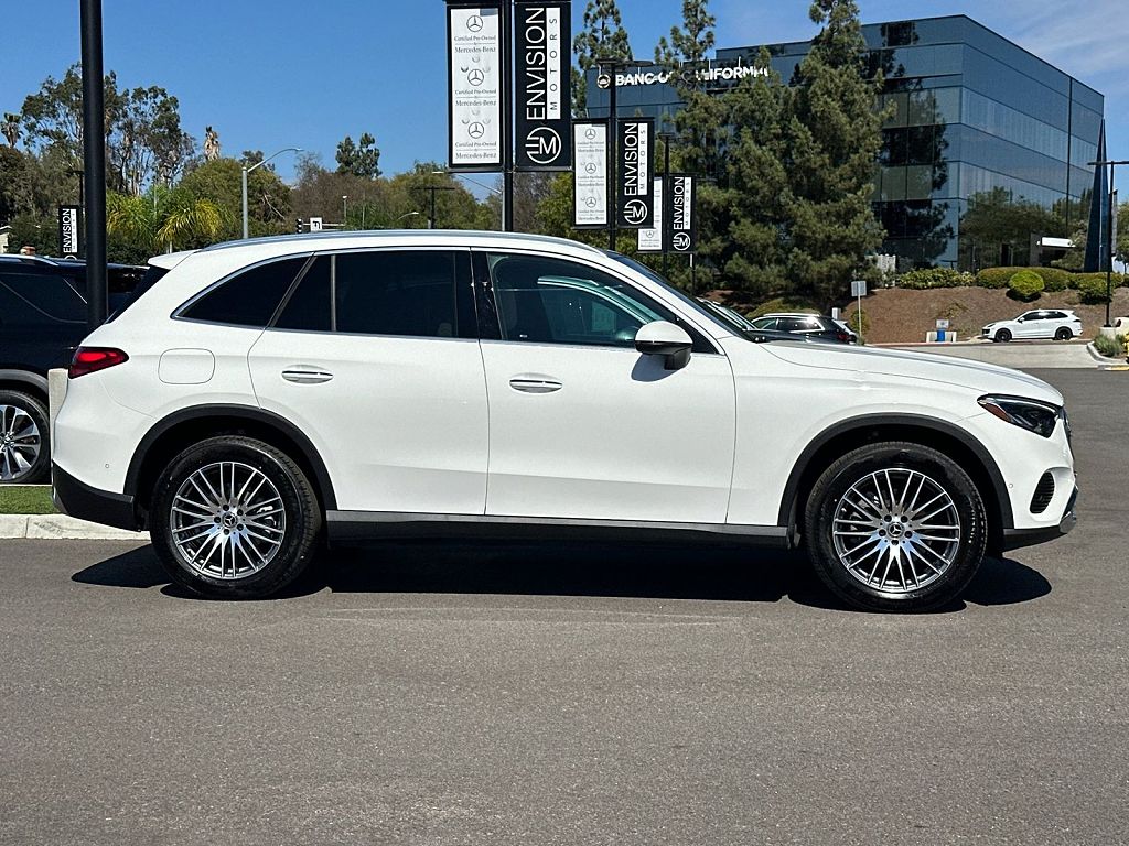 2026 Mercedes-Benz GLC 300 4MATIC