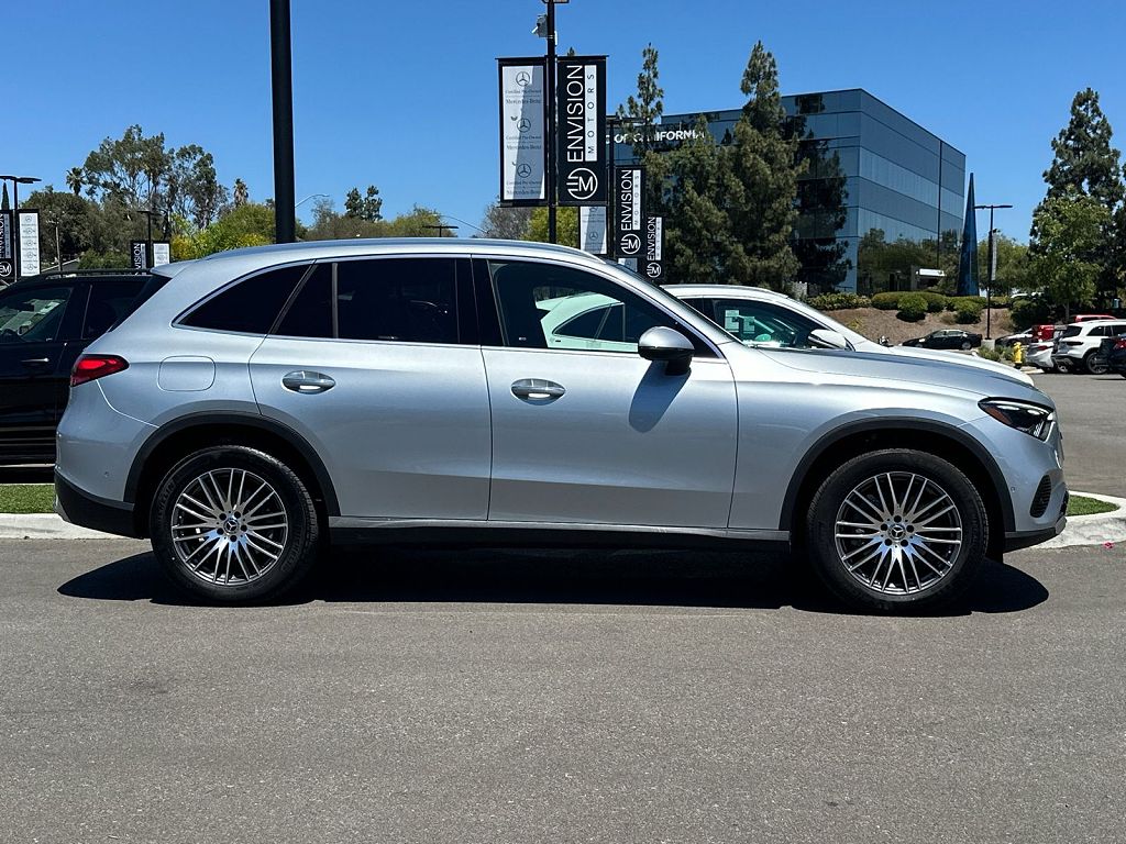 2026 Mercedes-Benz GLC 300 4MATIC