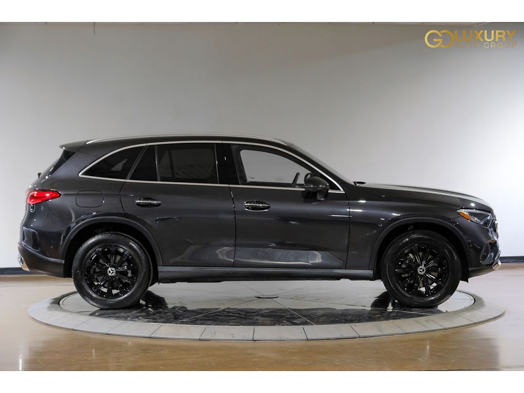 2025 Mercedes-Benz GLC 300 4MATIC Exclusive Line/Driver Assistance Package/Panorama Sunroof/Trailer Hitch