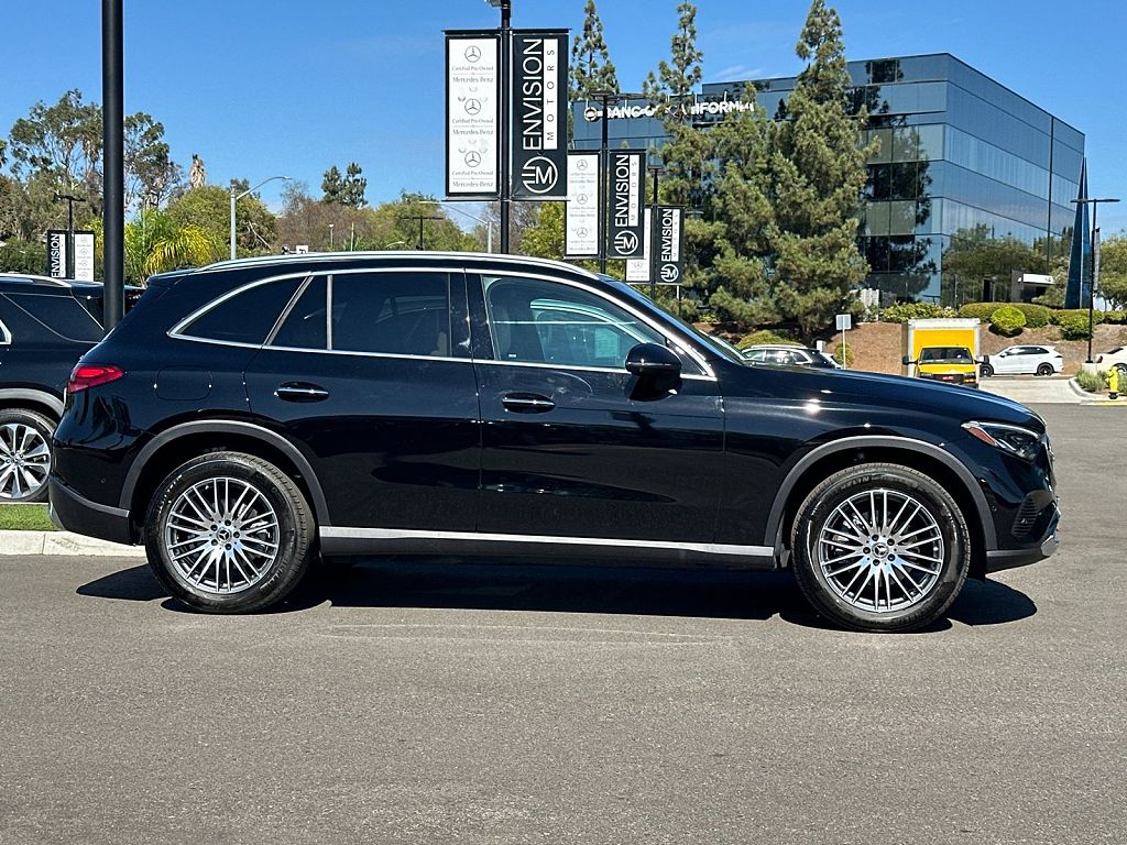 2026 Mercedes-Benz GLC 300 4MATIC