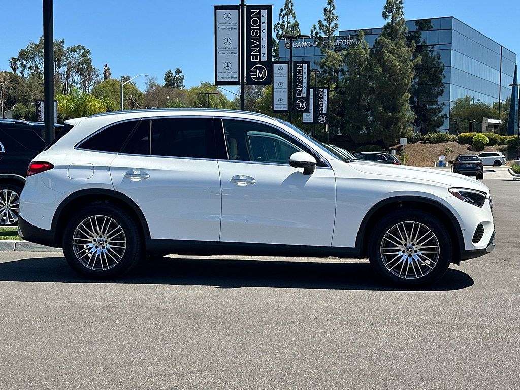 2026 Mercedes-Benz GLC 300 4MATIC