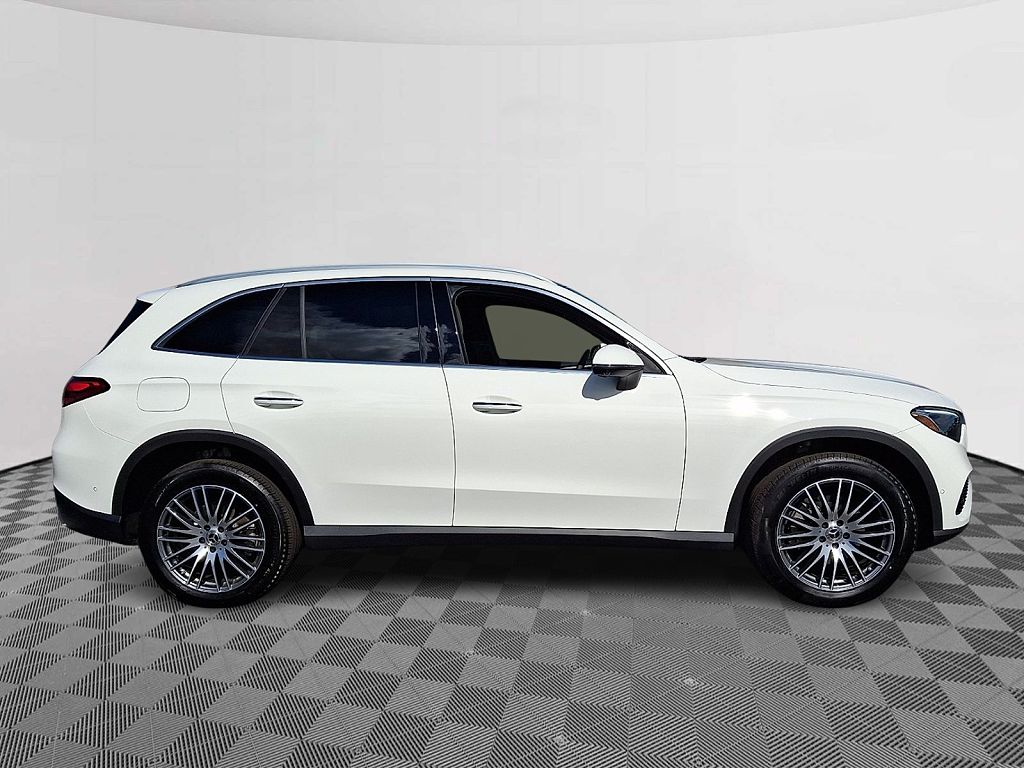 2026 Mercedes-Benz GLC 300 4MATIC