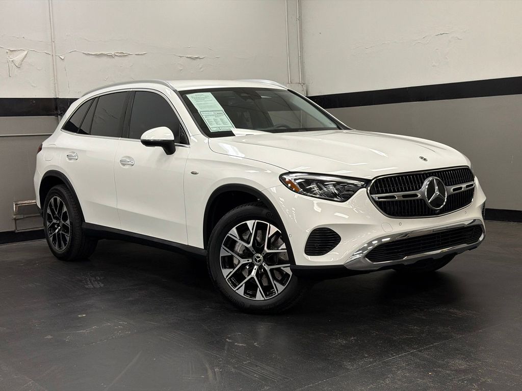 2025 Mercedes-Benz GLC 350e photo 1