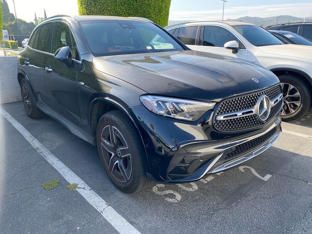 2025 Mercedes-Benz GLC 350e photo 1