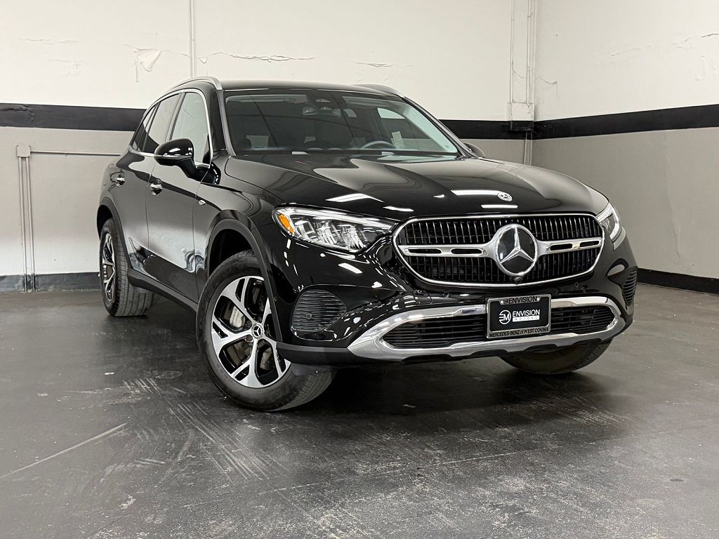 2025 Mercedes-Benz GLC 350e photo 1