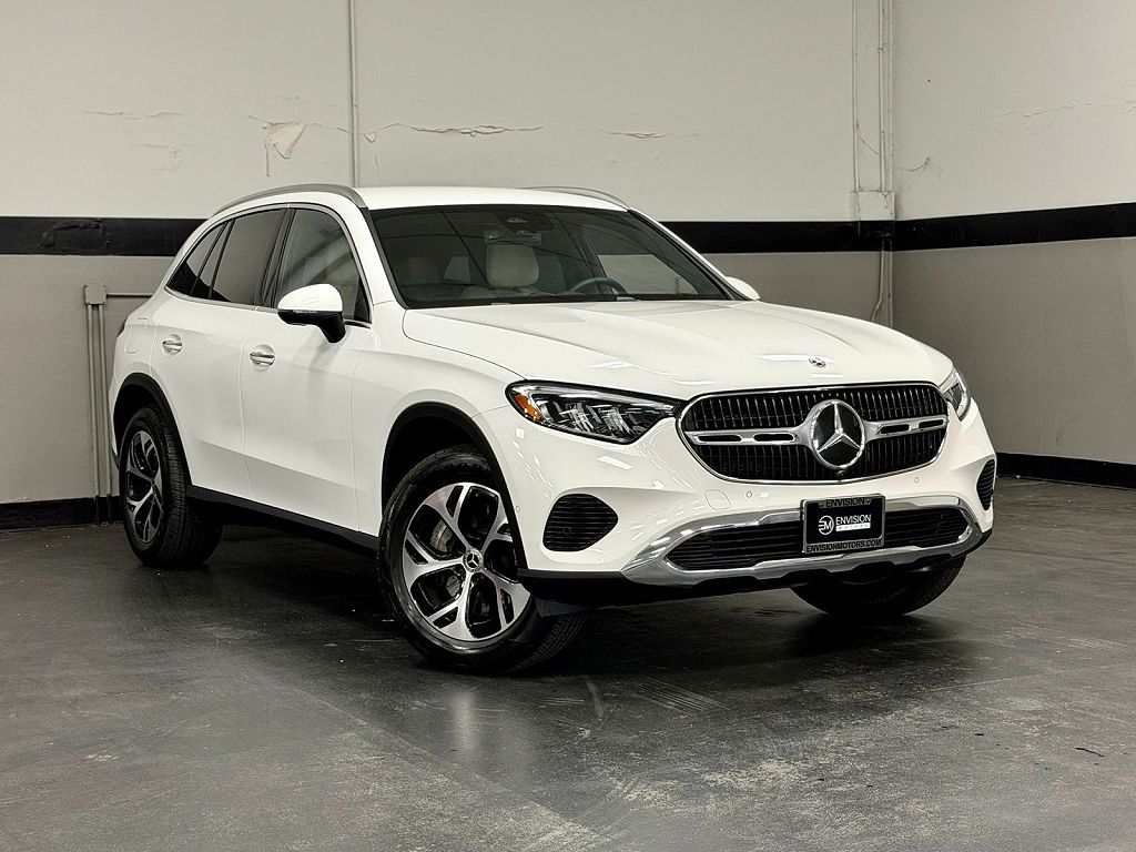2026 Mercedes-Benz GLC 350e photo 1
