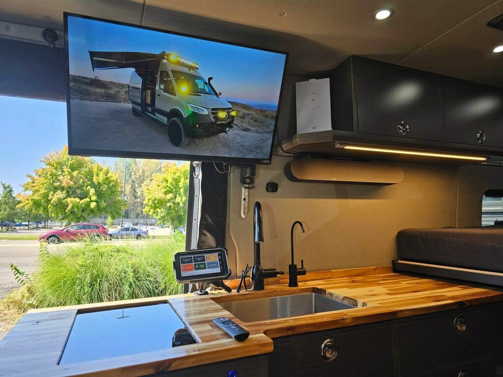 2022 Mercedes-Benz Sprinter 2500 170" WB Cargo