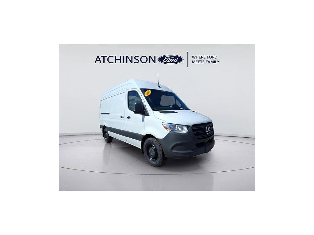 2025 Mercedes-Benz Sprinter 2500 144" WB Cargo