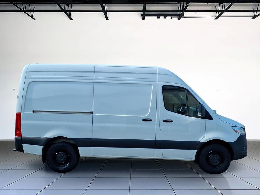2025 Mercedes-Benz Sprinter 2500 144" WB Cargo