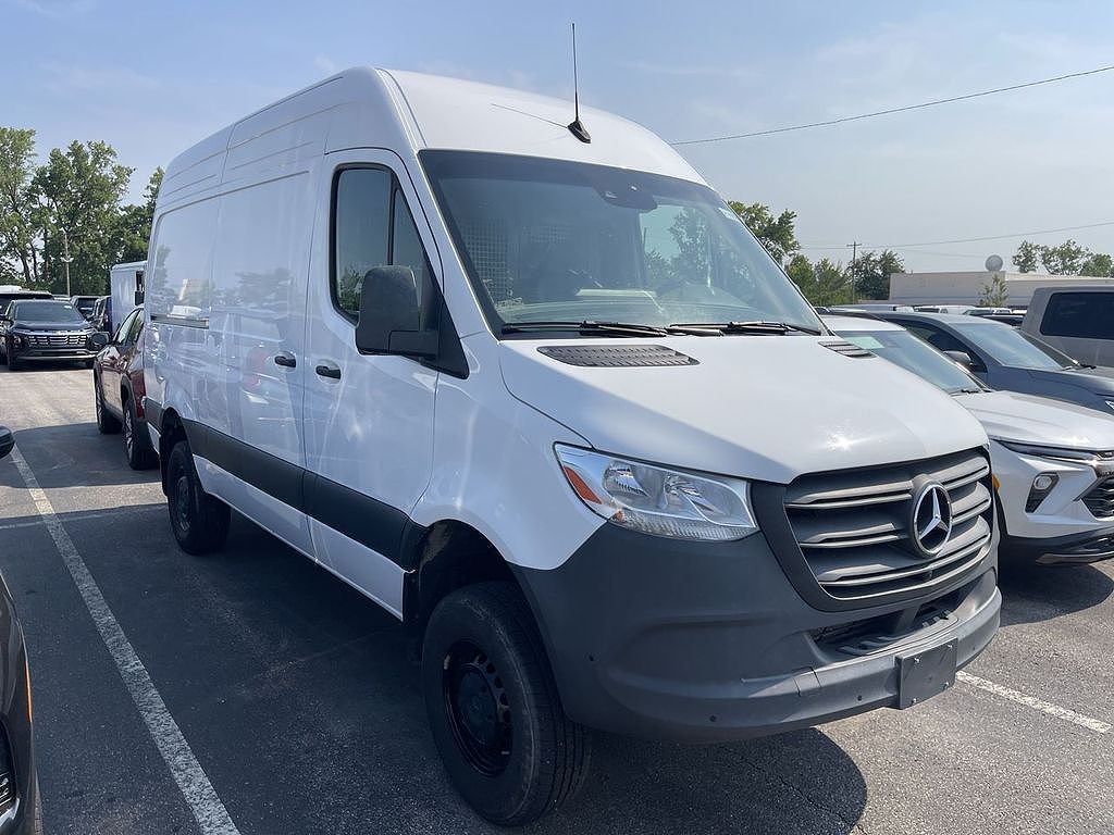 2024 Mercedes-Benz Sprinter 2500 144" WB Cargo