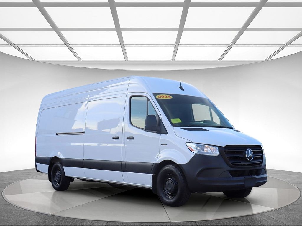 2024 Mercedes-Benz eSprinter 2500 170" WB Cargo
