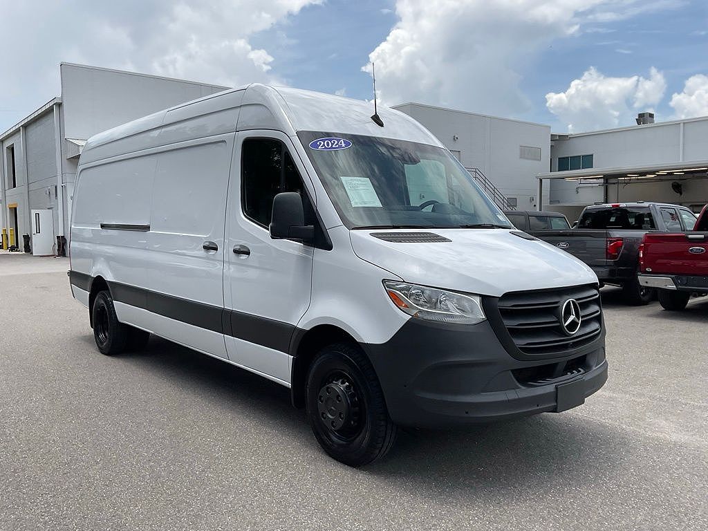 2024 Mercedes-Benz Sprinter 3500 170" WB Cargo