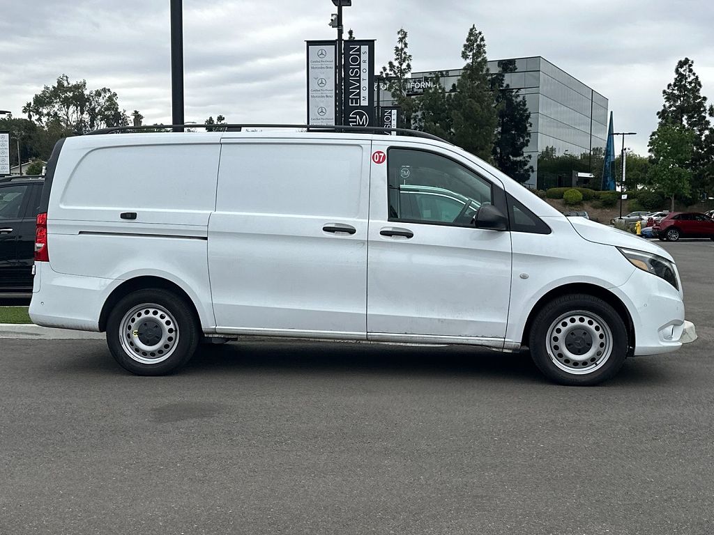 2022 Mercedes-Benz Metris 126" WB Cargo