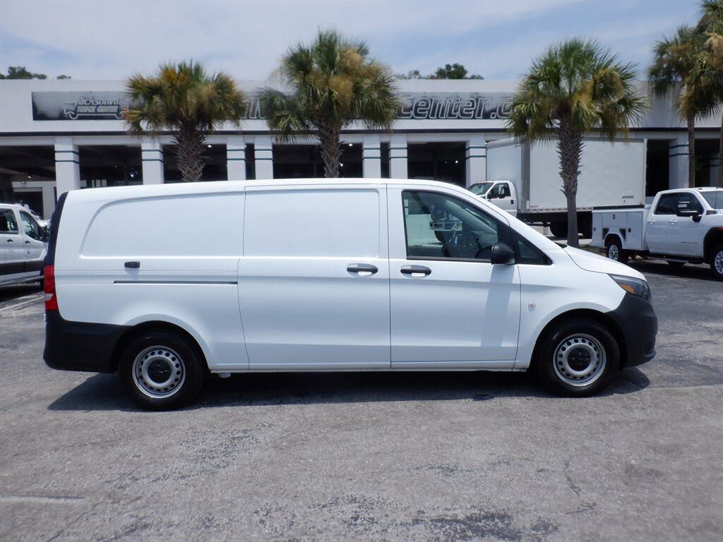 2023 Mercedes-Benz Metris 135" WB Cargo