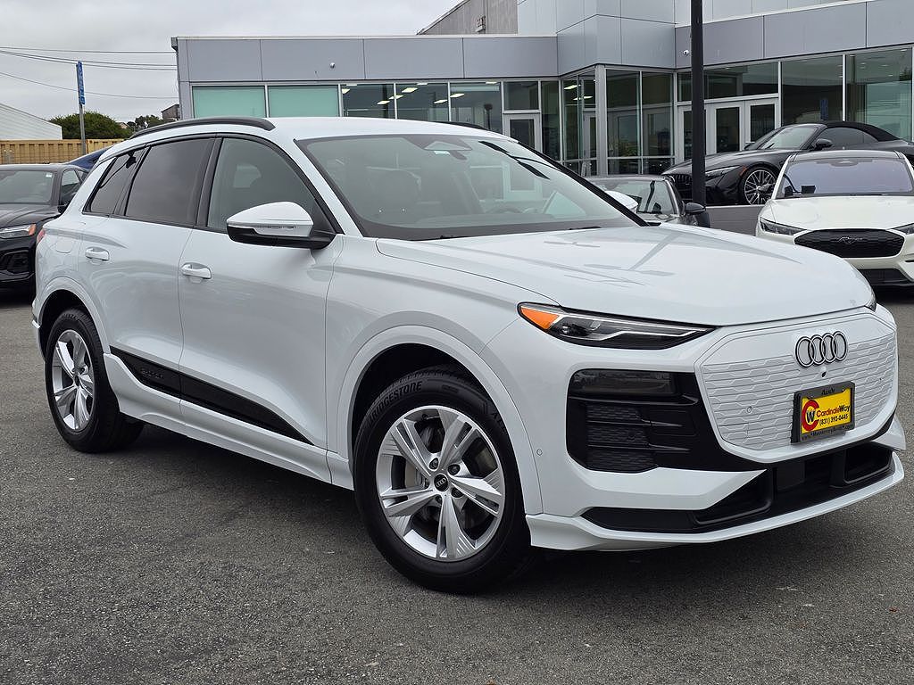 2025 Audi Q6 e-tron Premium