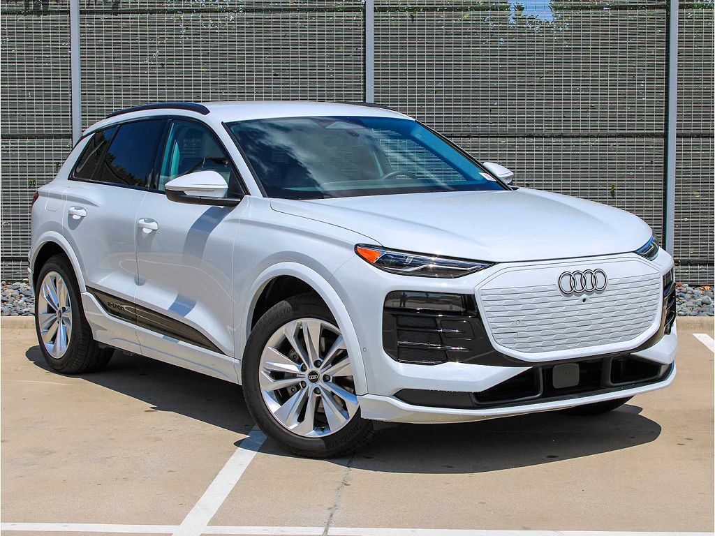2025 Audi Q6 e-tron Premium