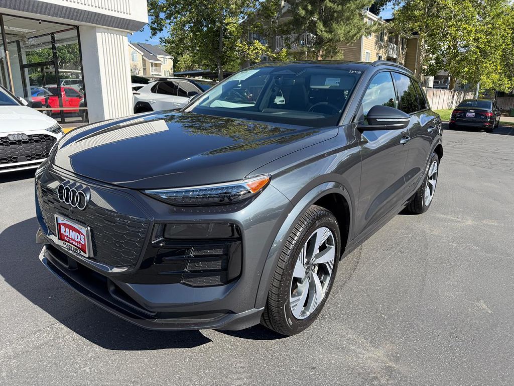 2025 Audi Q6 e-tron Premium Plus