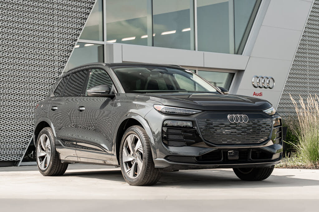 2025 Audi Q6 e-tron Premium Plus