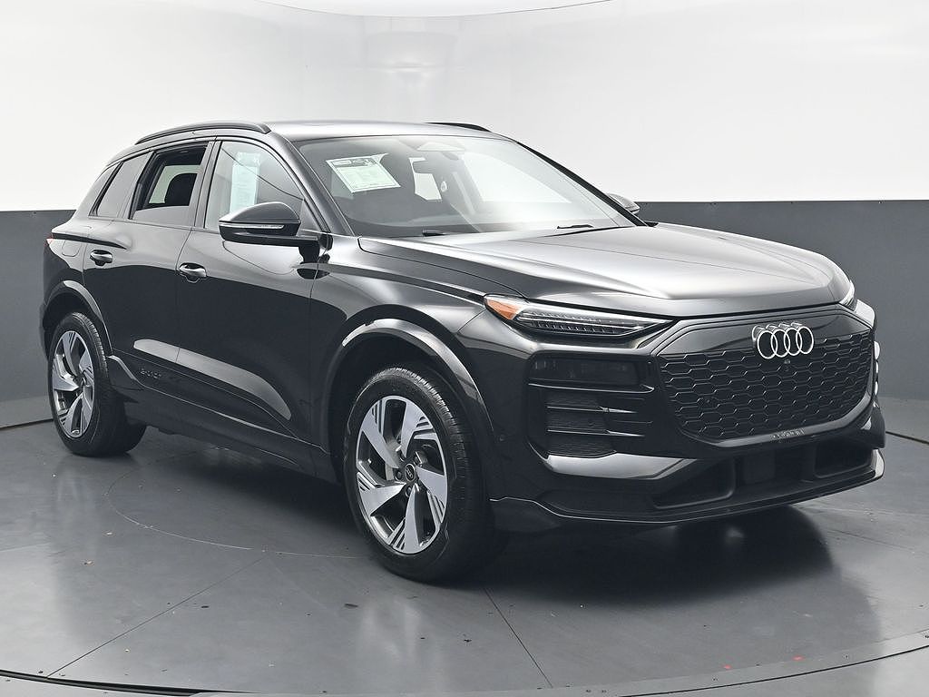 2025 Audi Q6 e-tron Premium Plus