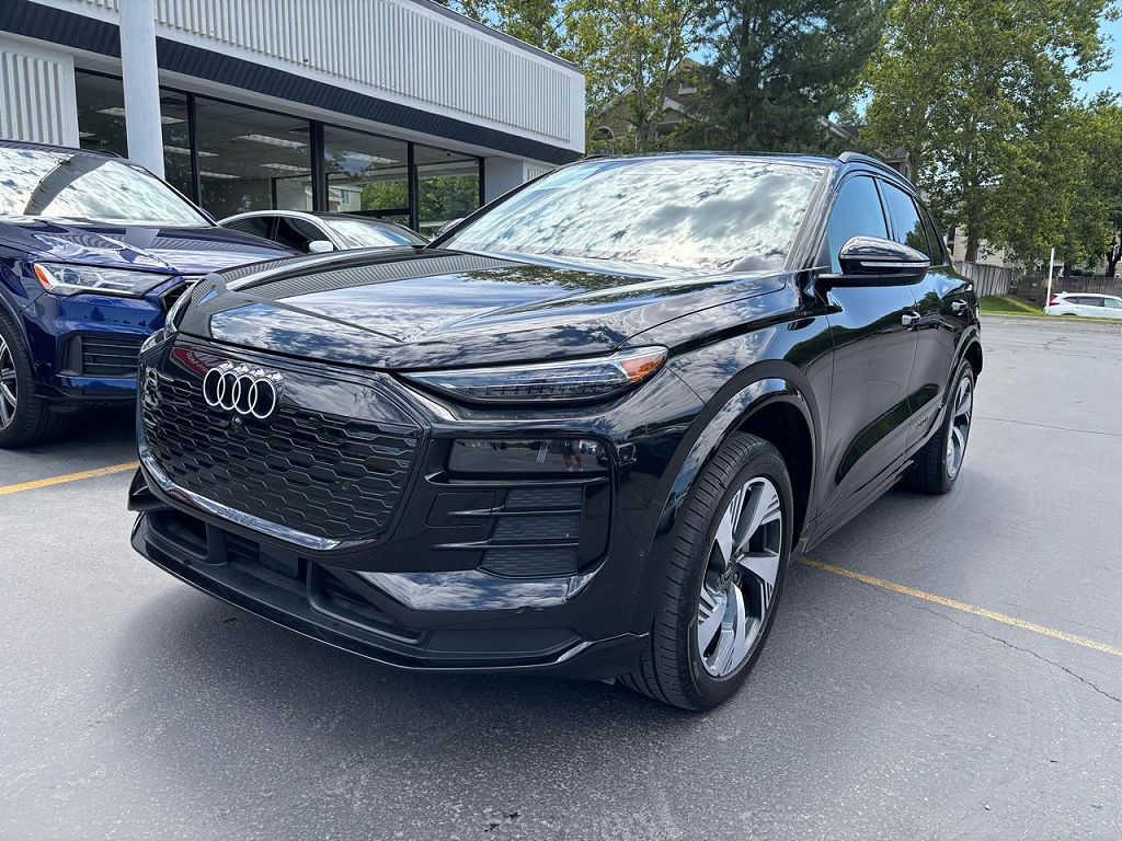 2025 Audi Q6 e-tron Premium Plus