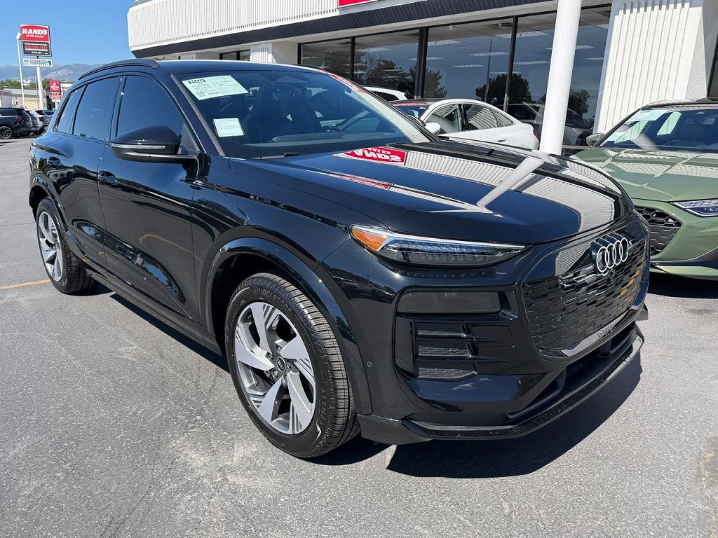 2025 Audi Q6 e-tron Premium Plus