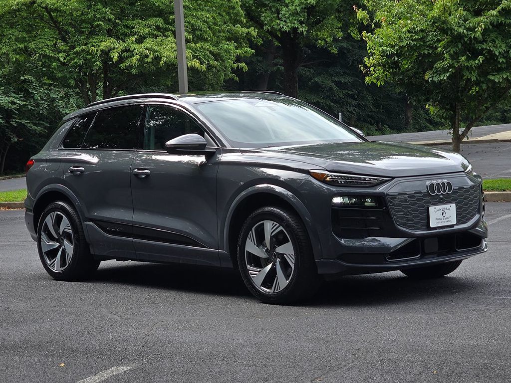 2025 Audi Q6 e-tron Premium Plus