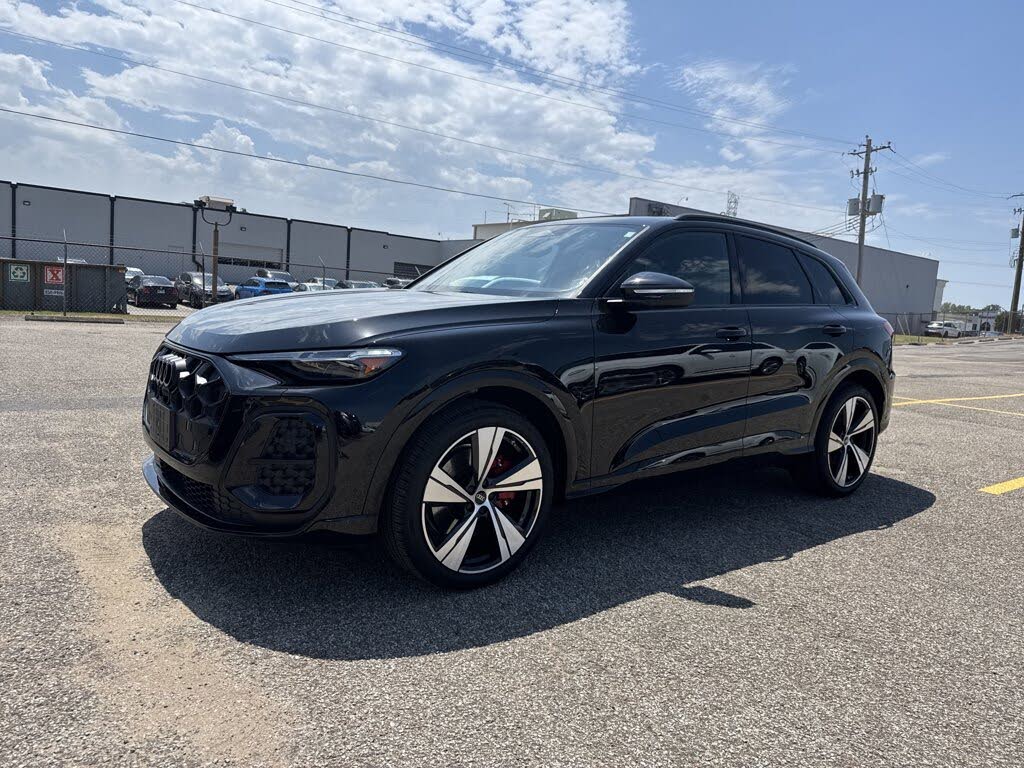 2026 Audi SQ5 Premium Plus