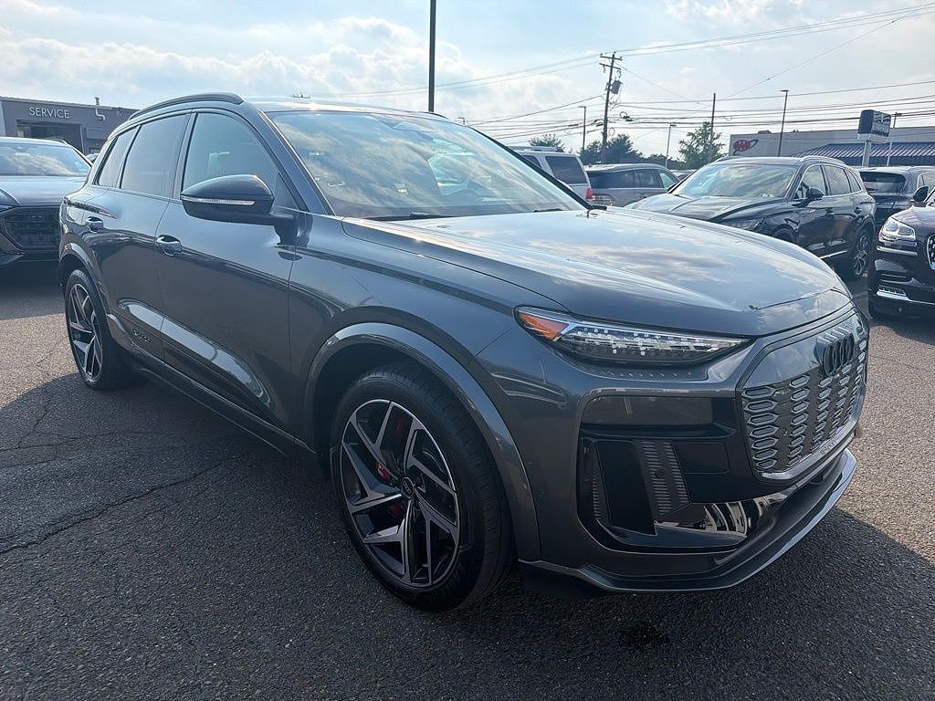 2025 Audi SQ6 e-tron Premium Plus