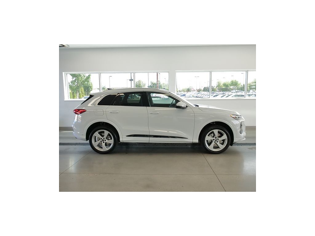 2025 Audi Q5 Premium Plus