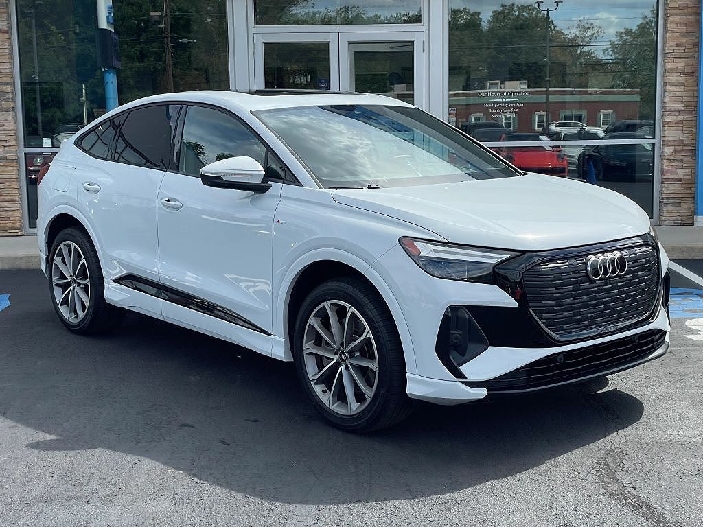 2022 Audi Q4 e-tron Premium Plus