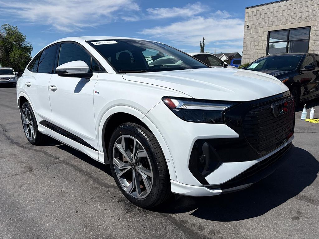 2024 Audi Q4 e-tron Premium Plus