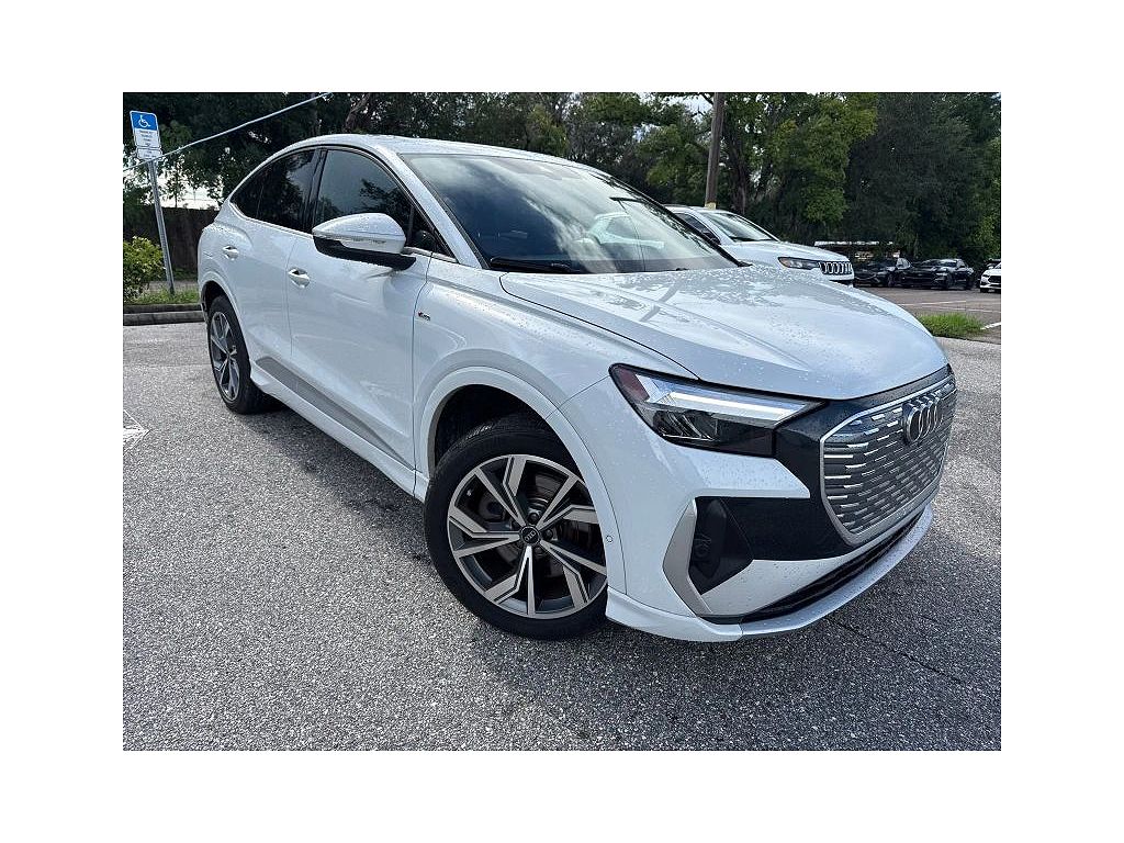 2024 Audi Q4 e-tron Premium Plus