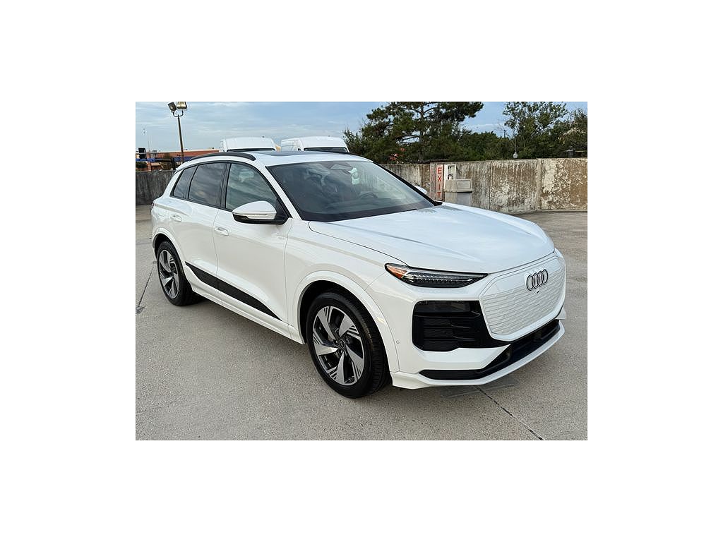 2025 Audi Q6 e-tron Prestige