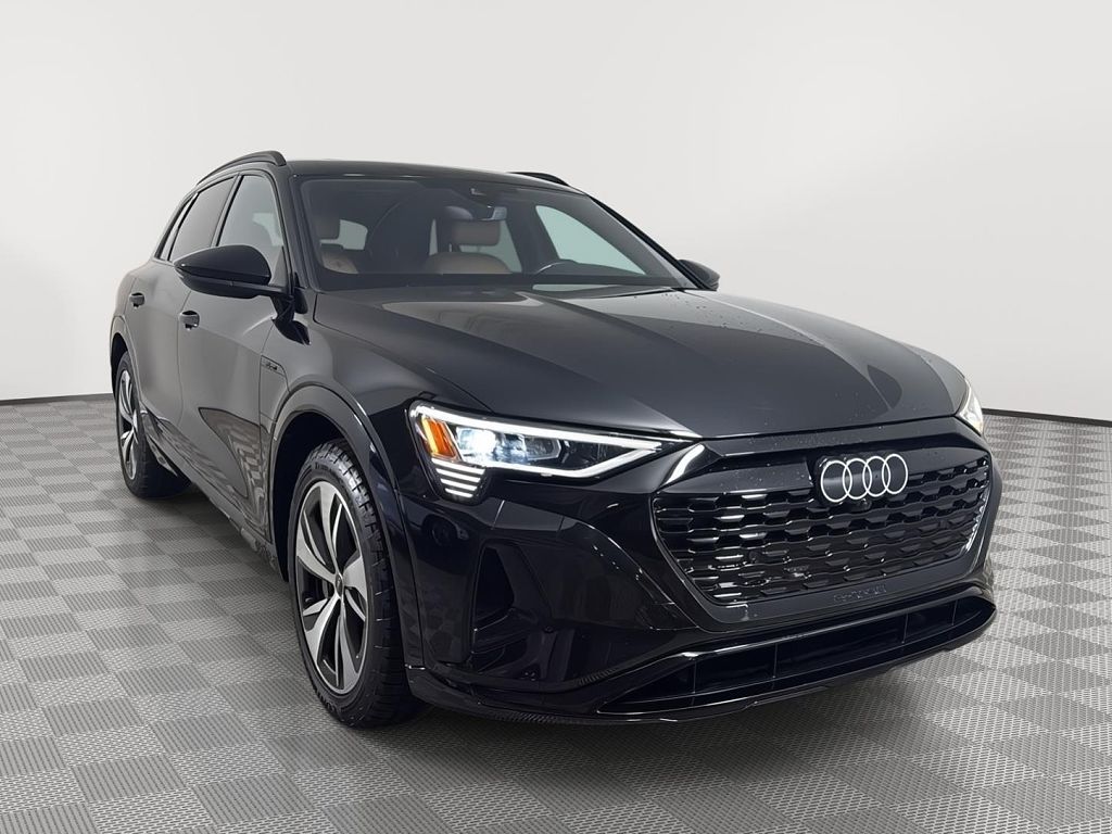 2024 Audi Q8 e-tron Premium