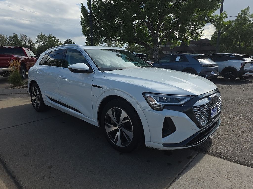 2024 Audi Q8 e-tron Premium