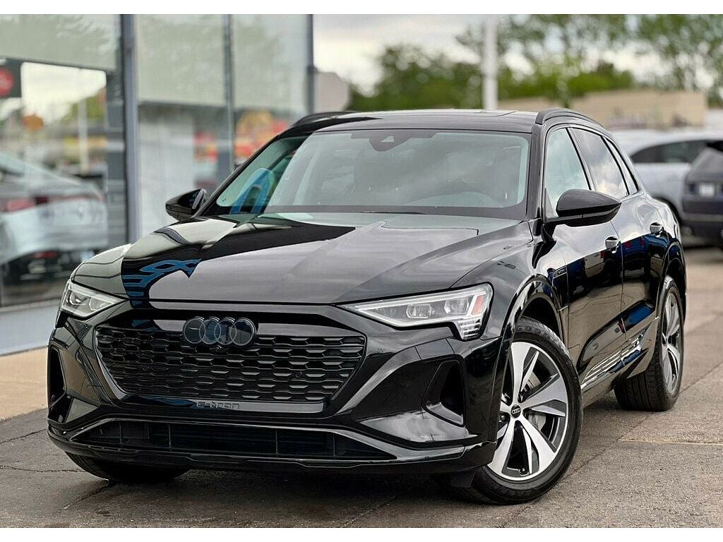 2024 Audi Q8 e-tron Premium