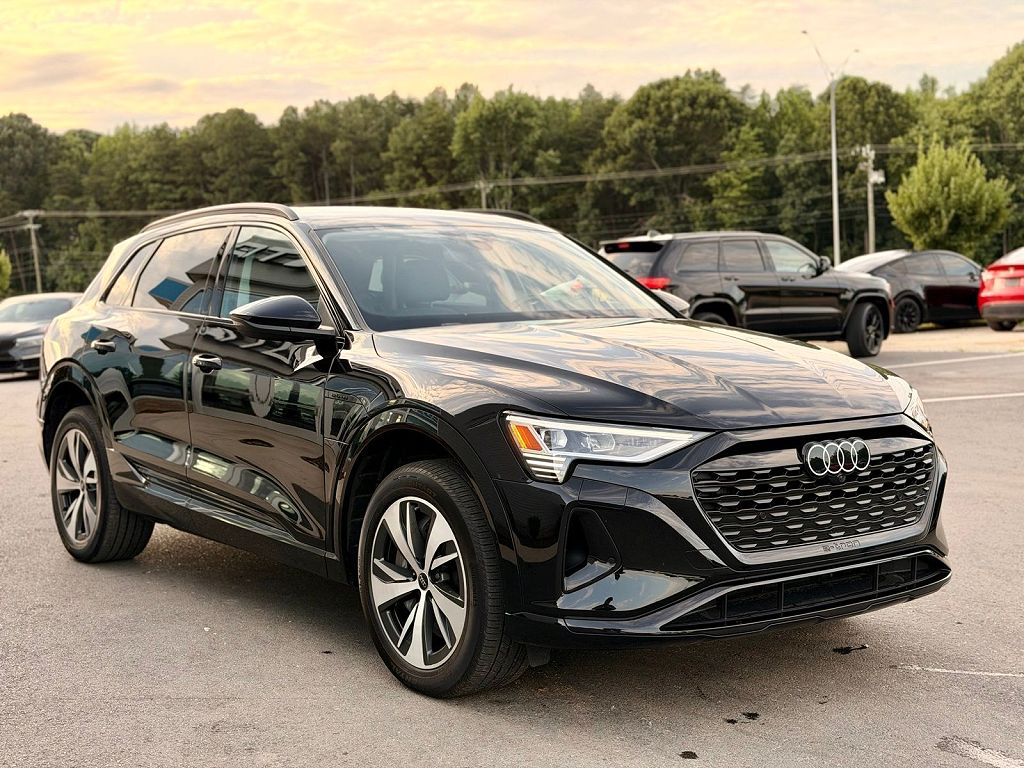 2024 Audi Q8 e-tron Premium