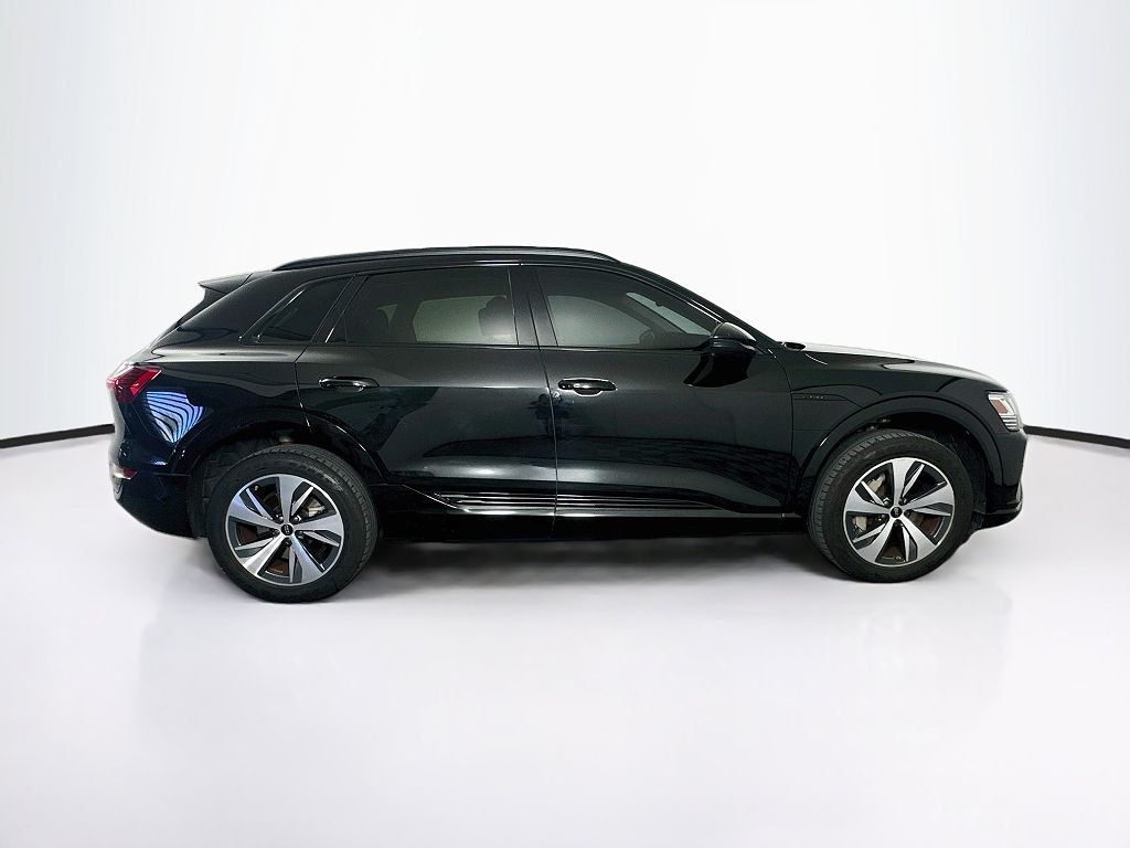2024 Audi Q8 e-tron Premium