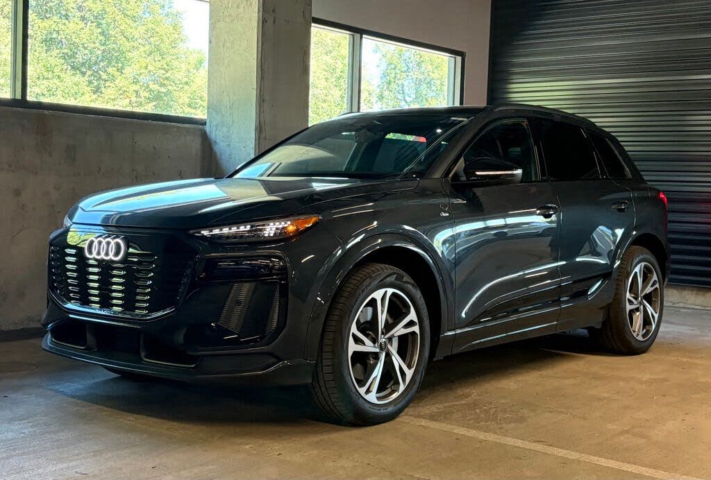 2027 Audi Q6 e-tron Premium Plus