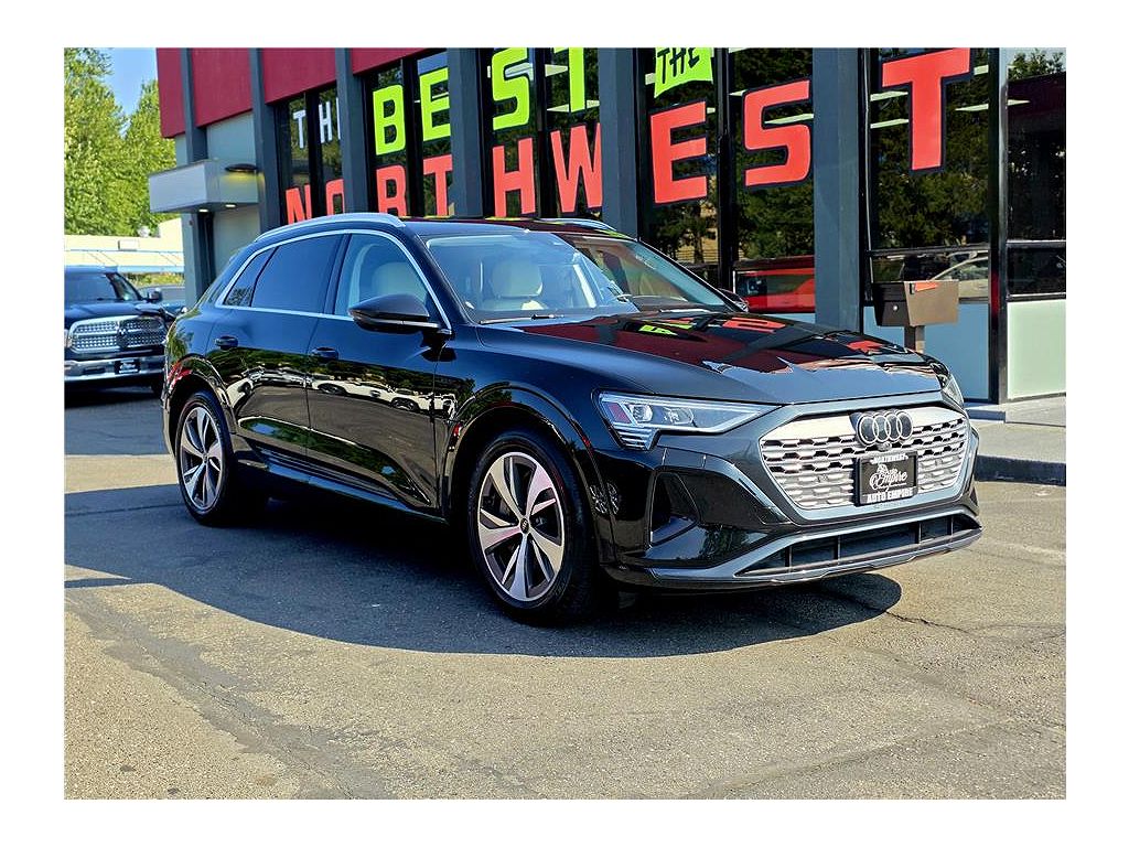 2024 Audi Q8 e-tron Premium Plus