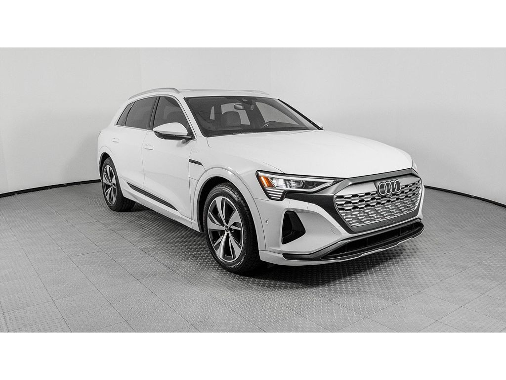 2024 Audi Q8 e-tron Premium Plus