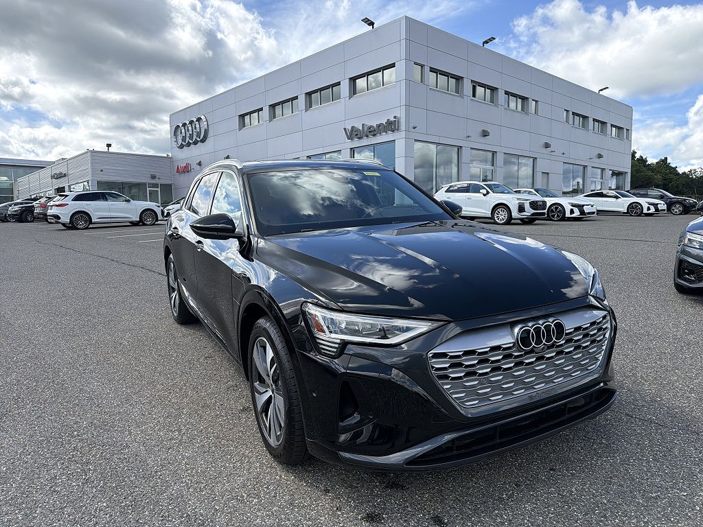 2024 Audi Q8 e-tron Premium Plus