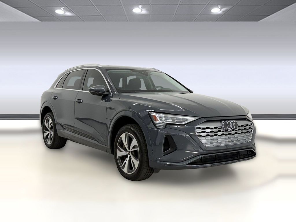 2024 Audi Q8 e-tron Premium Plus