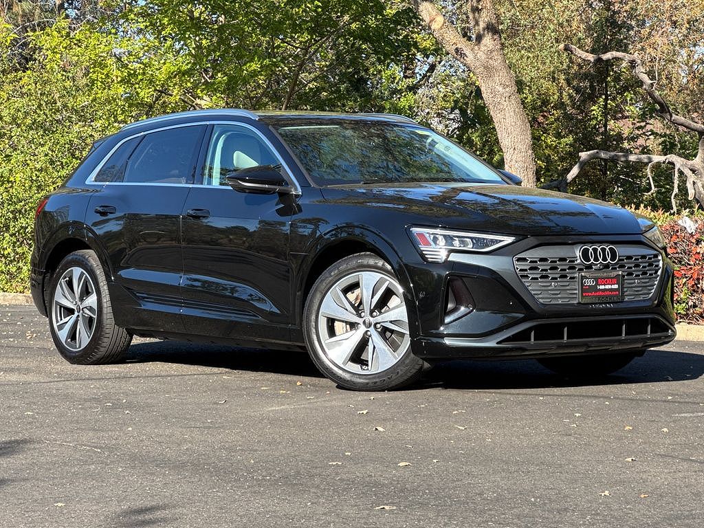 2024 Audi Q8 e-tron Premium Plus