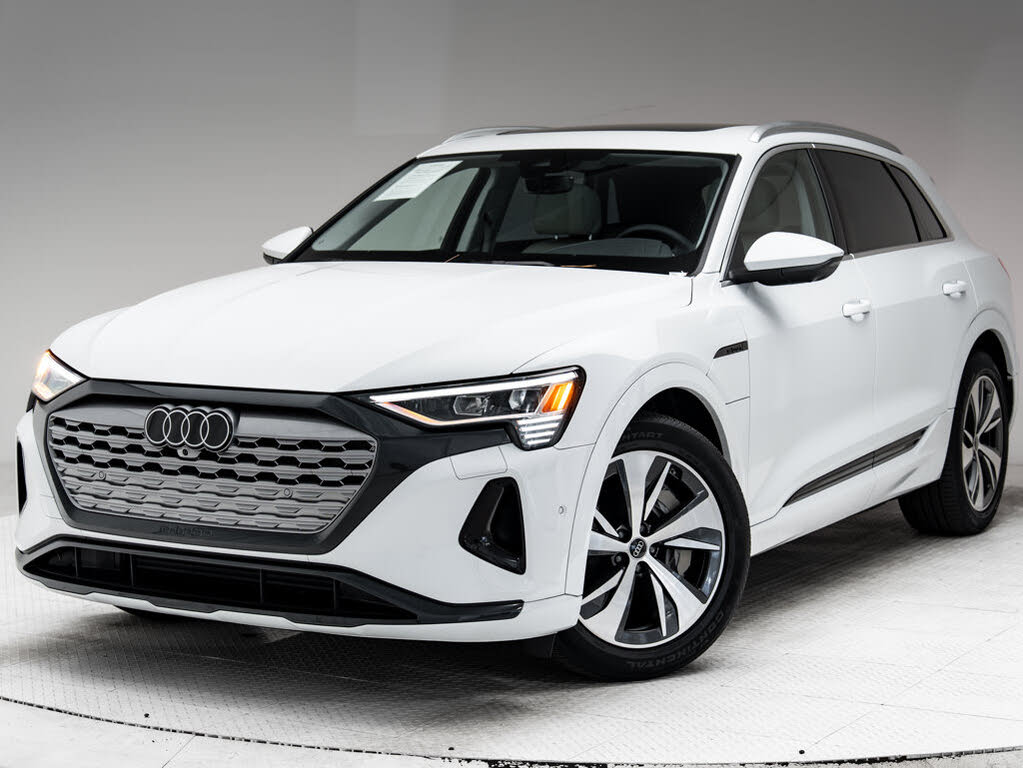 2024 Audi Q8 e-tron Premium Plus