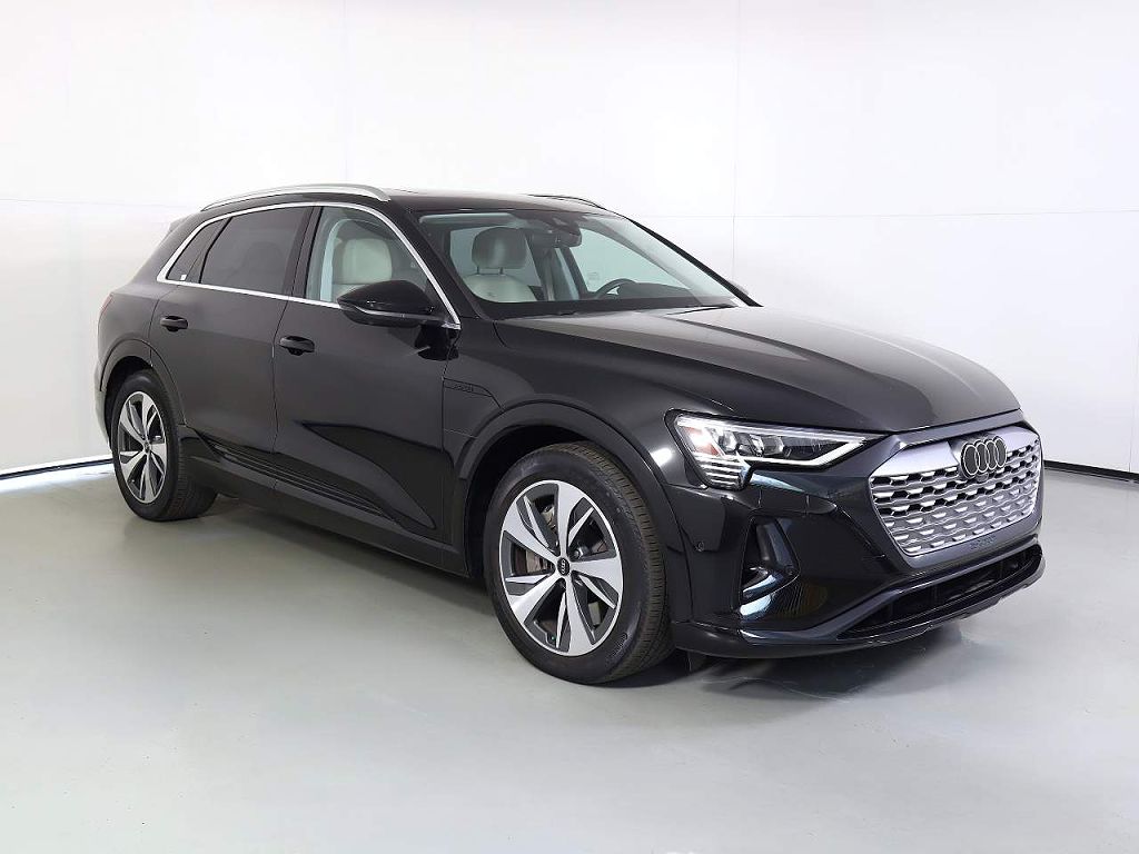2024 Audi Q8 e-tron Premium Plus