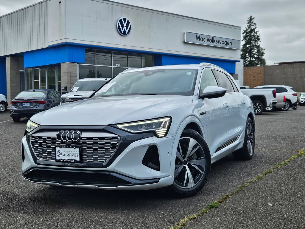 2024 Audi Q8 e-tron Premium Plus